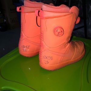 Nike snowboarding boots